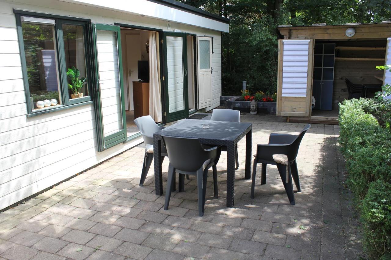 Sfeervolle Chalet Met Terras, H14 De Veldkamp, Epe, Voor 4 Personen Villa Dış mekan fotoğraf
